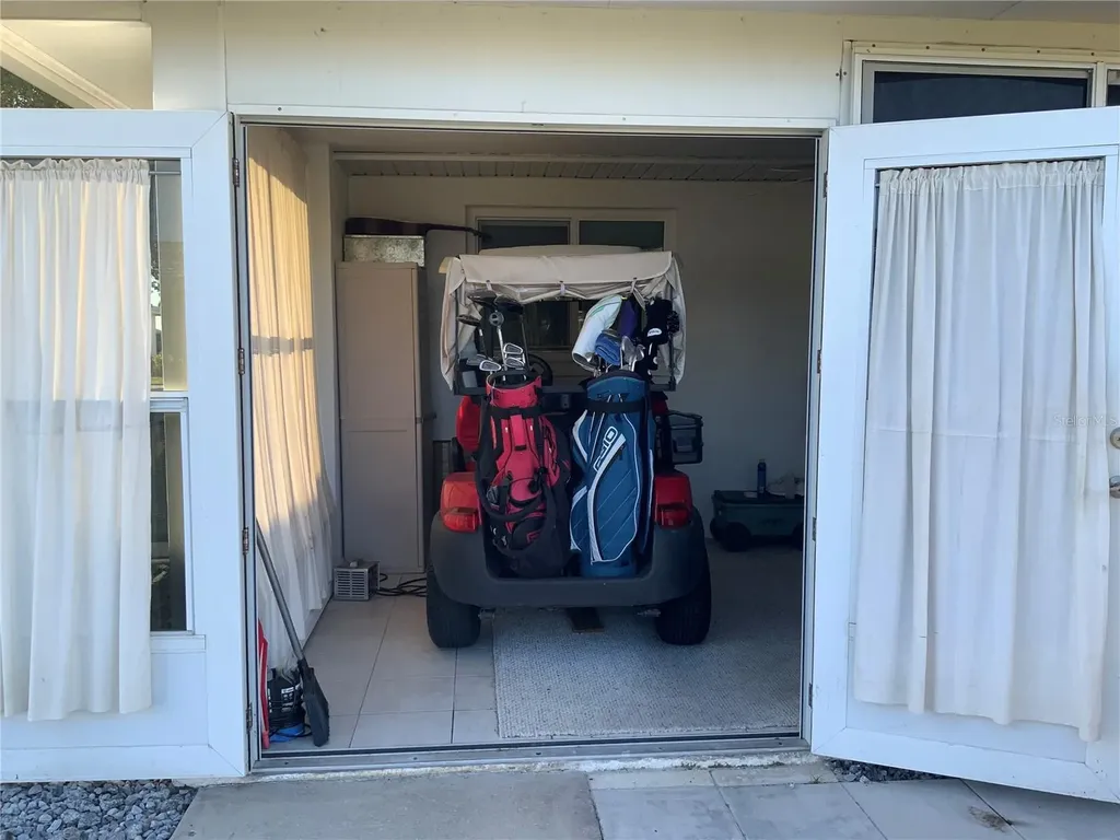 3905 Joyce Drive Bradenton FL 34208