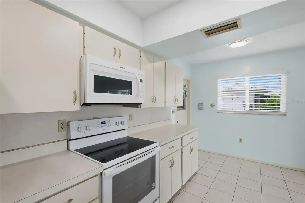 3905 Joyce Drive Bradenton FL 34208