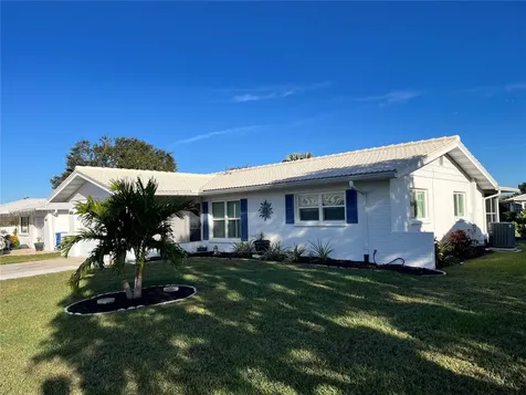 3905 Joyce Drive Bradenton FL 34208