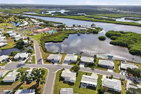3905 Joyce Drive Bradenton FL 34208