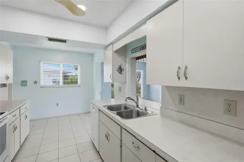 3905 Joyce Drive Bradenton FL 34208