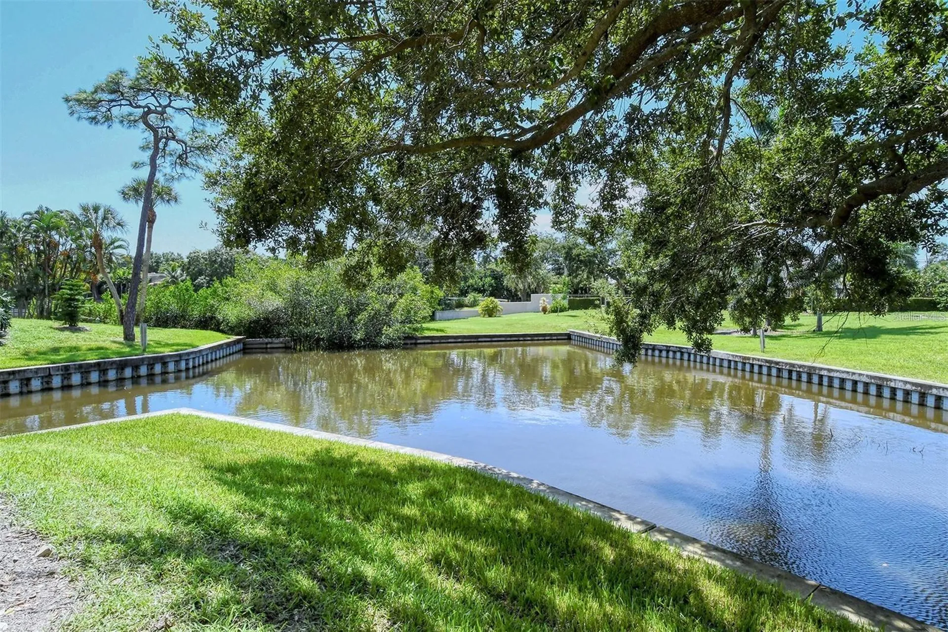 835 S Osprey Avenue Sarasota FL 34236