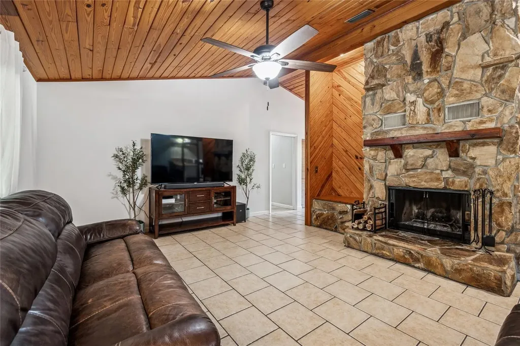 17641 Deerfield Drive Lutz FL 33558