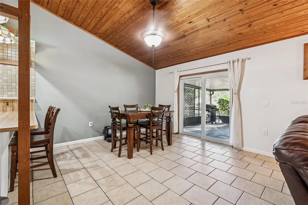 17641 Deerfield Drive Lutz FL 33558