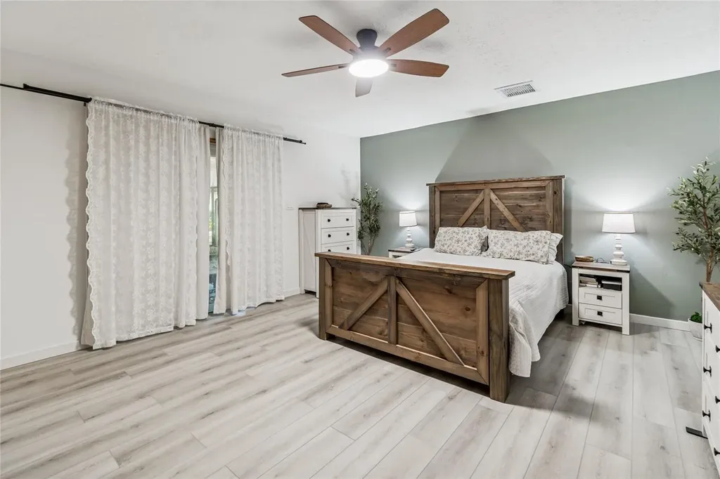 17641 Deerfield Drive Lutz FL 33558