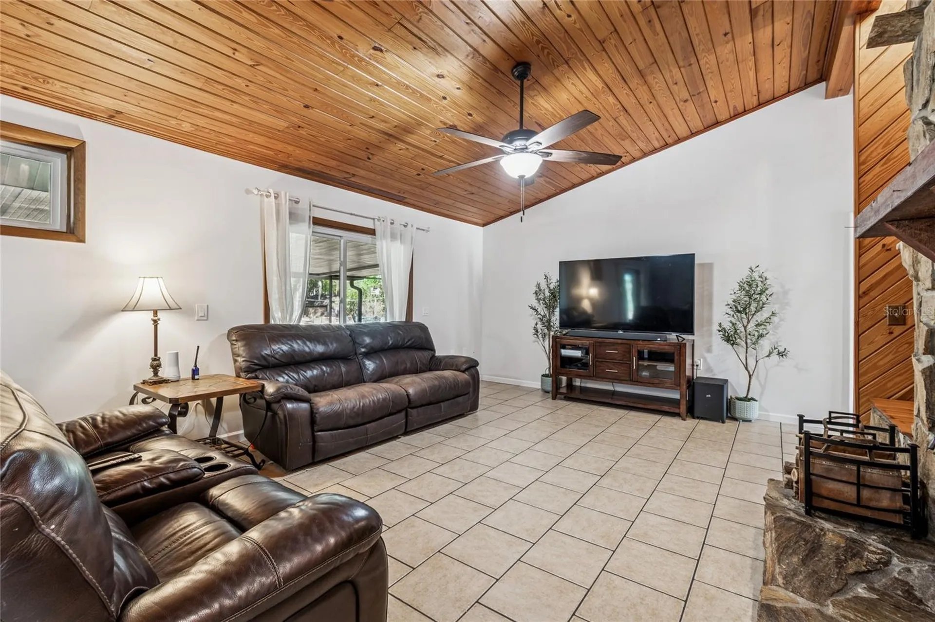 17641 Deerfield Drive Lutz FL 33558
