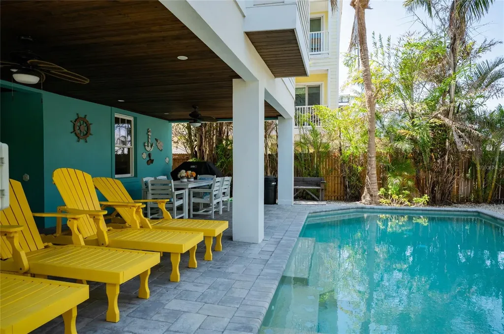 2201 Avenue C Bradenton Beach FL 34217