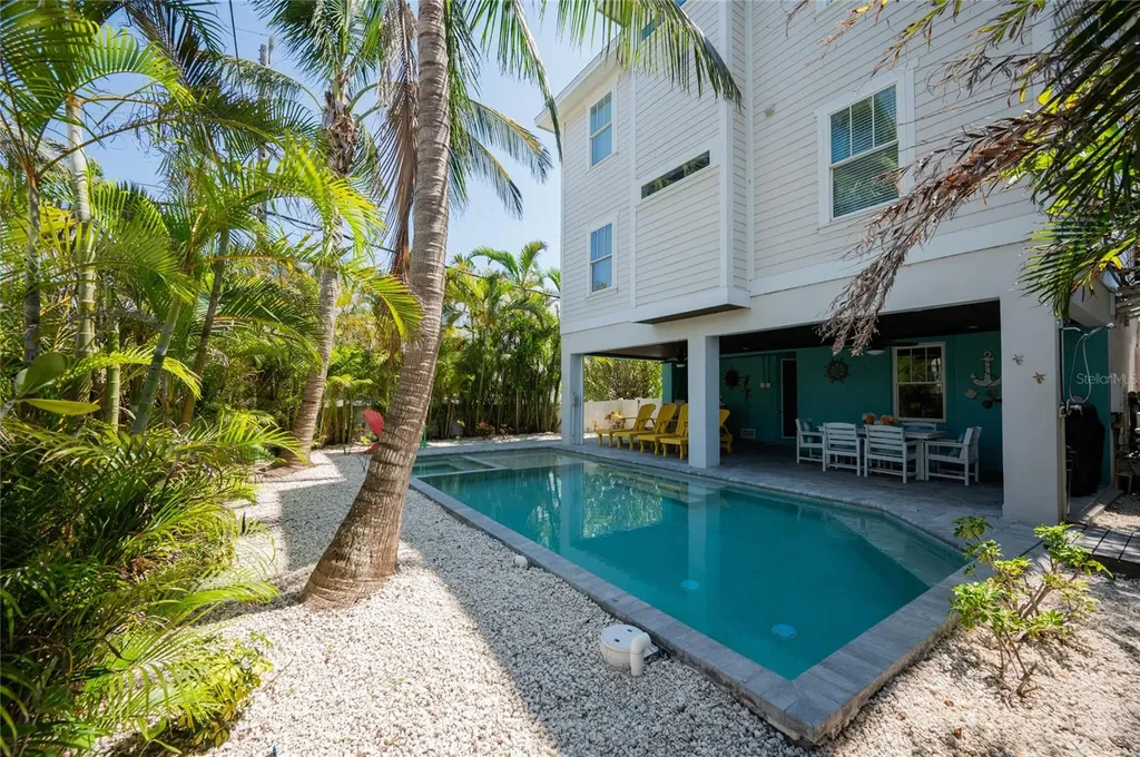 2201 Avenue C Bradenton Beach FL 34217