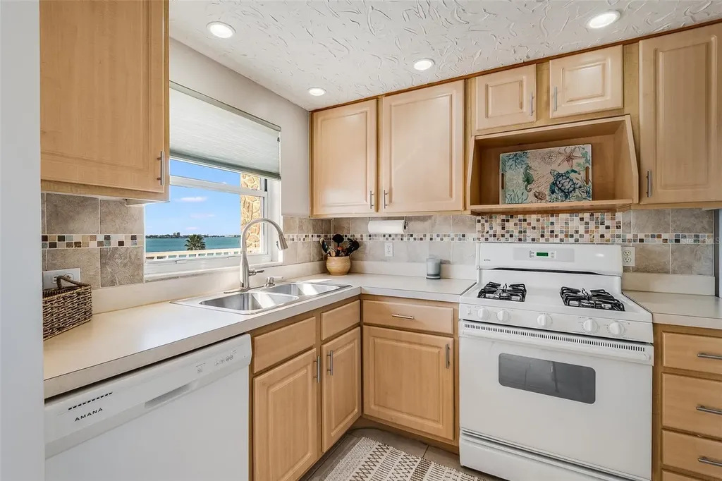 6075 Shore Boulevard S Gulfport FL 33707