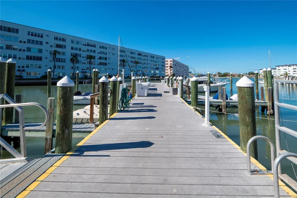 6075 Shore Boulevard S Gulfport FL 33707