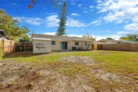 8232 Lark Street Seminole FL 33777