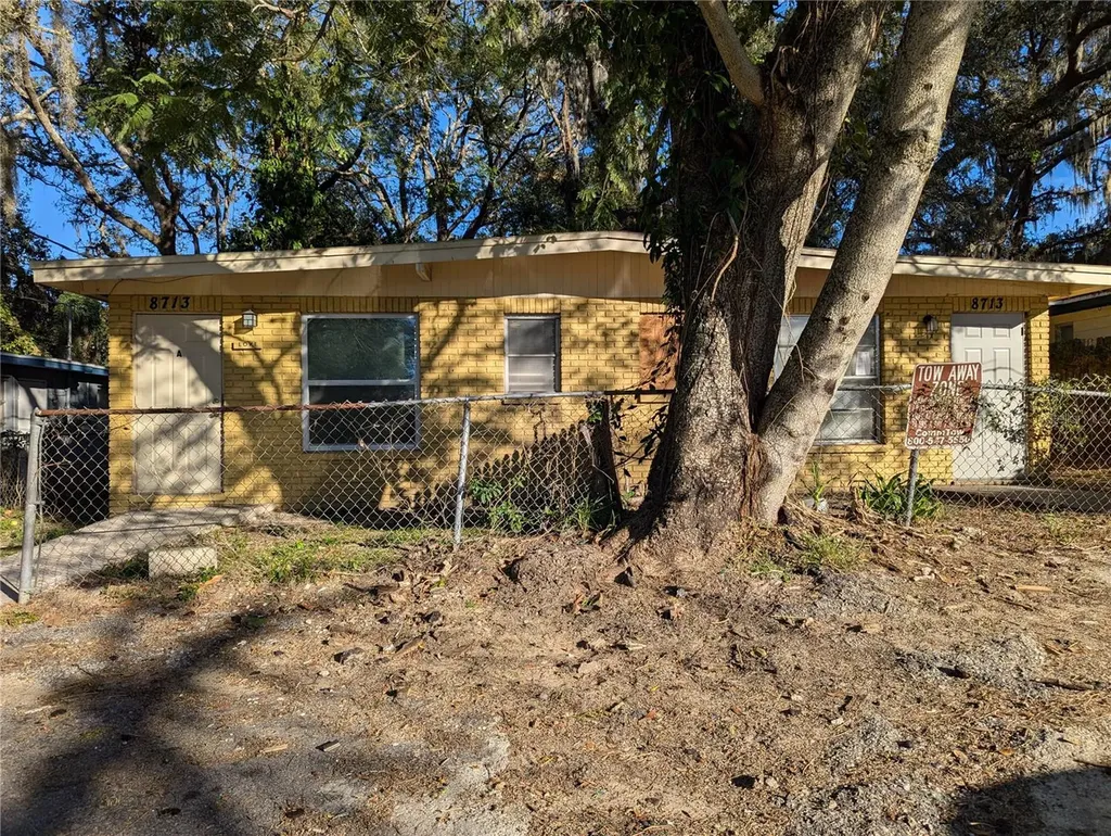 8713 N Mandarine Place Tampa FL 33617