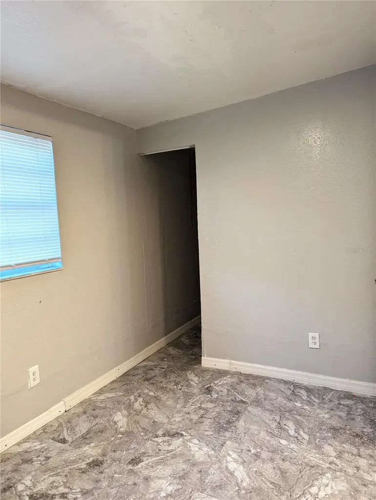 8713 N Mandarine Place Tampa FL 33617
