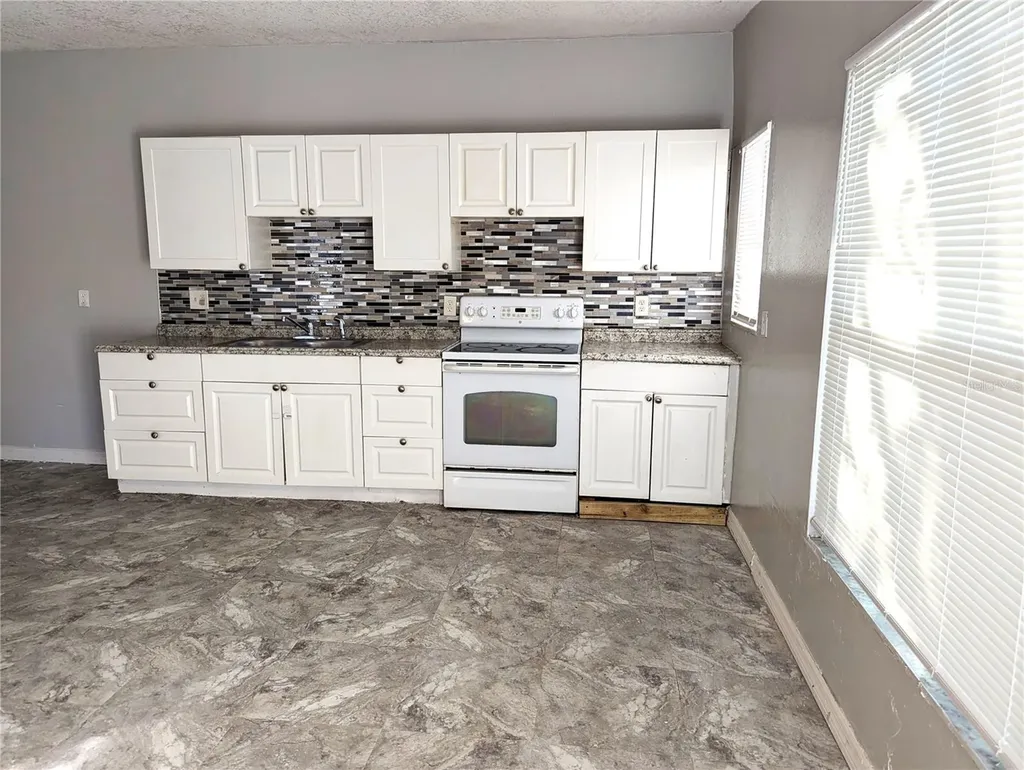 8713 N Mandarine Place Tampa FL 33617