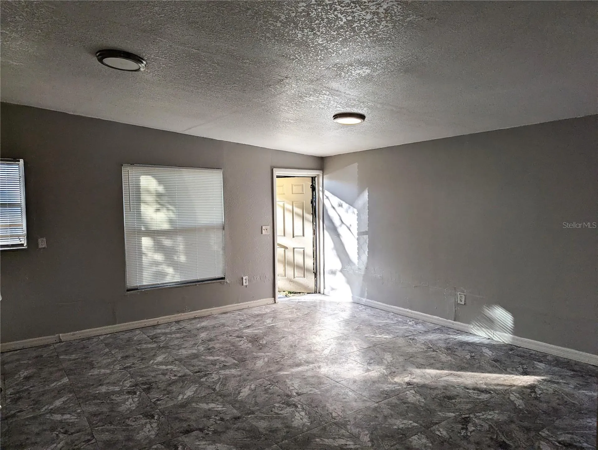 8713 N Mandarine Place Tampa FL 33617