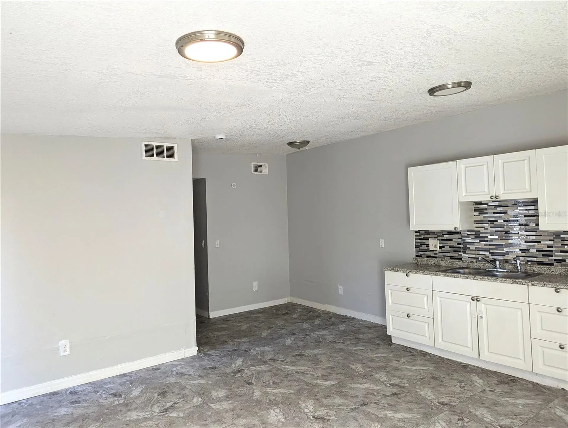 8713 N Mandarine Place Tampa FL 33617
