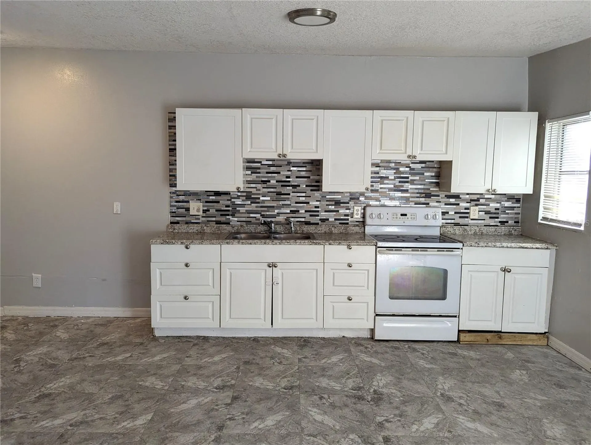 8713 N Mandarine Place Tampa FL 33617