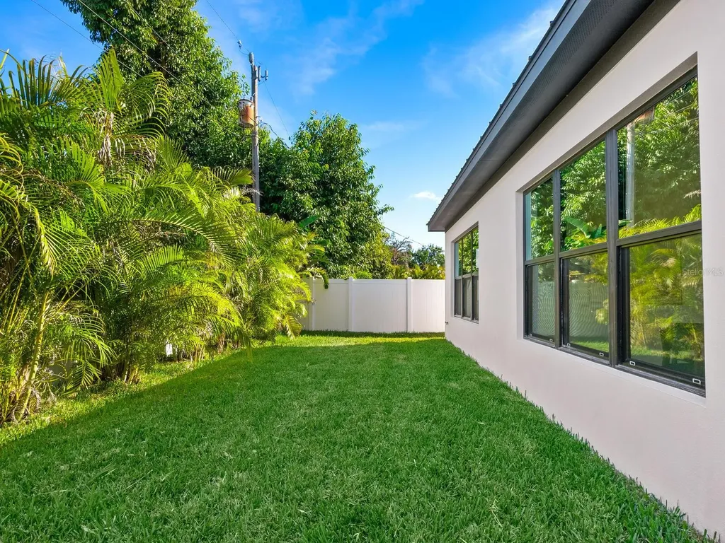 2303 Loma Linda Street Sarasota FL 34239