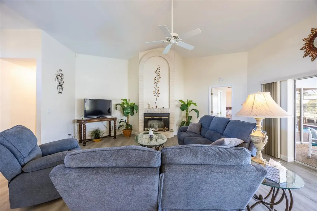 3316 SE 19th Place Cape Coral FL 33904