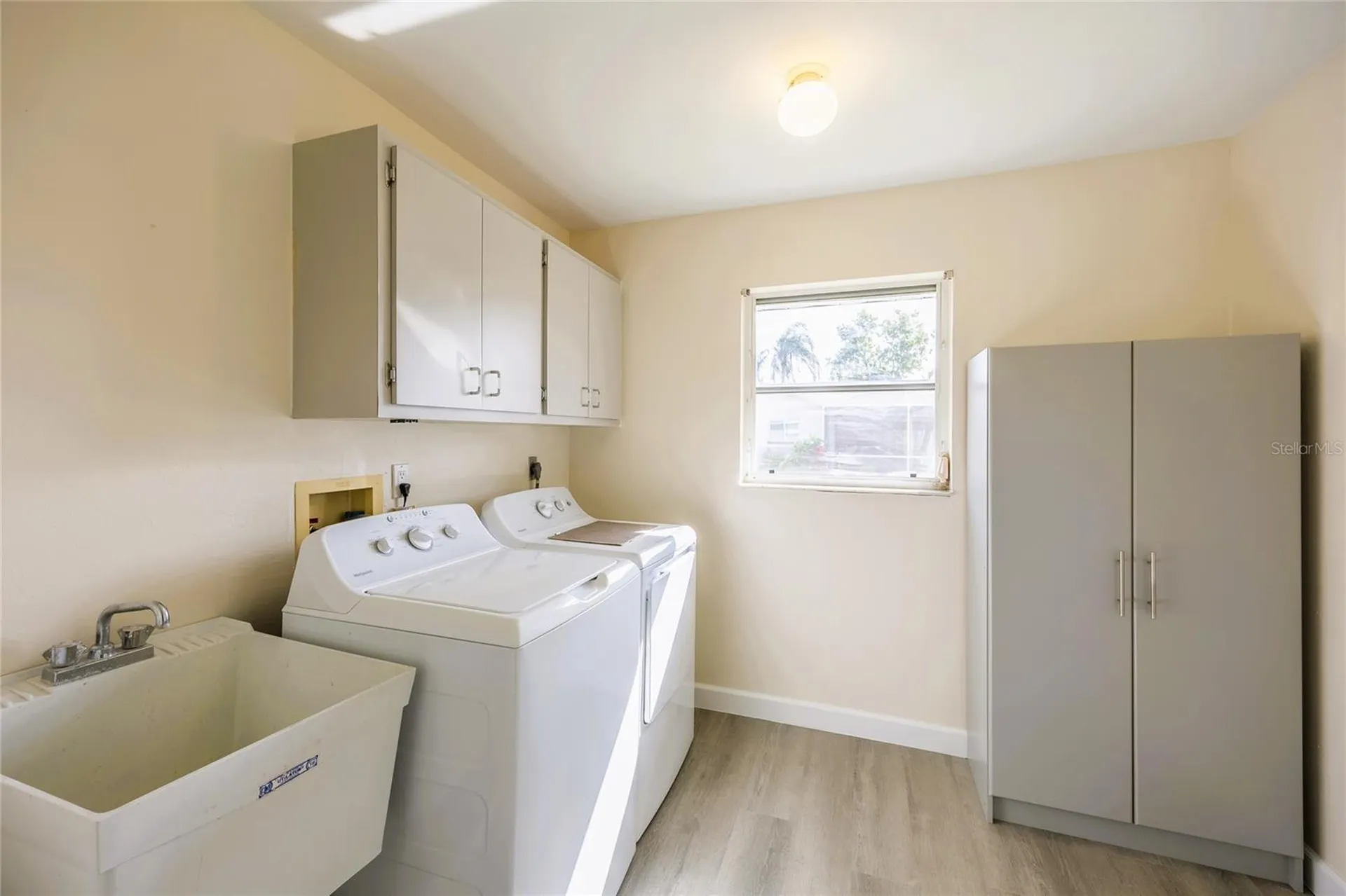 3316 SE 19th Place Cape Coral FL 33904