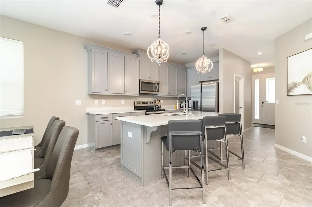 2461 Avian Loop Kissimmee FL 34741