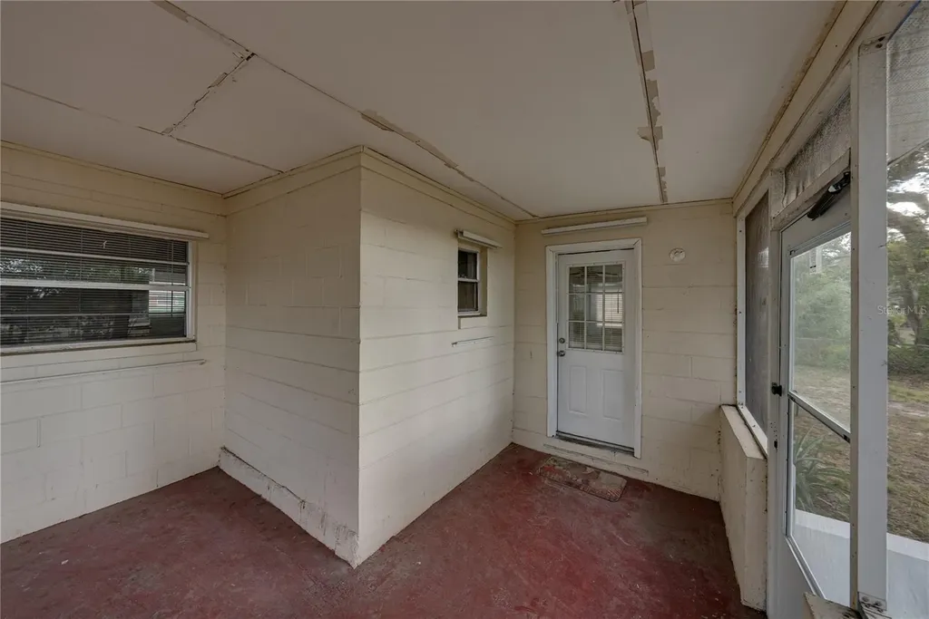 2011 9th Street NE Winter Haven FL 33881