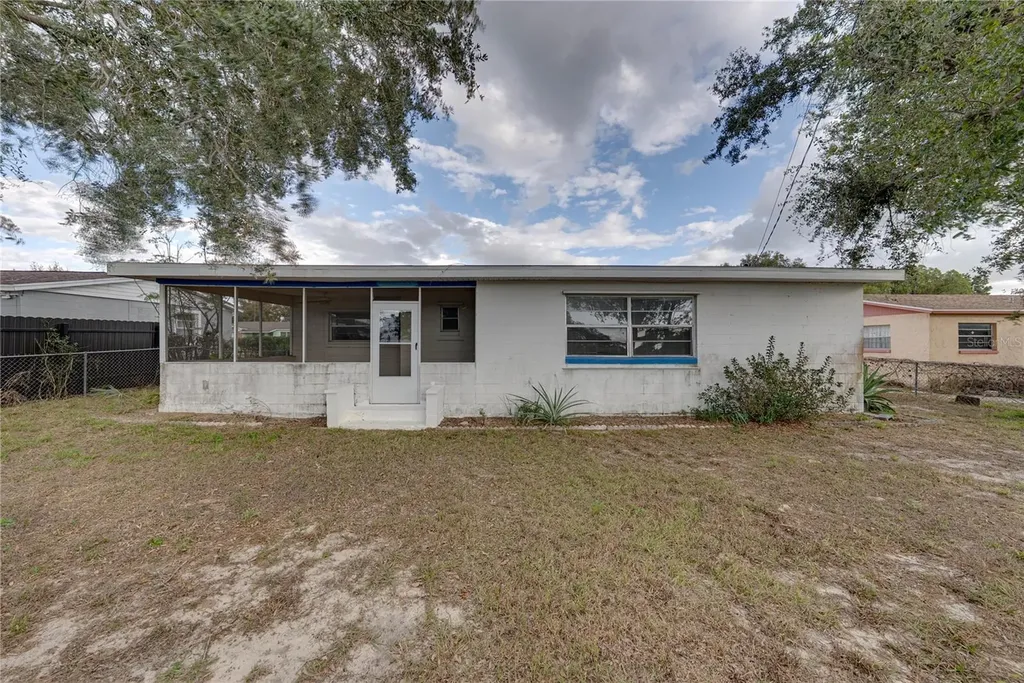 2011 9th Street NE Winter Haven FL 33881