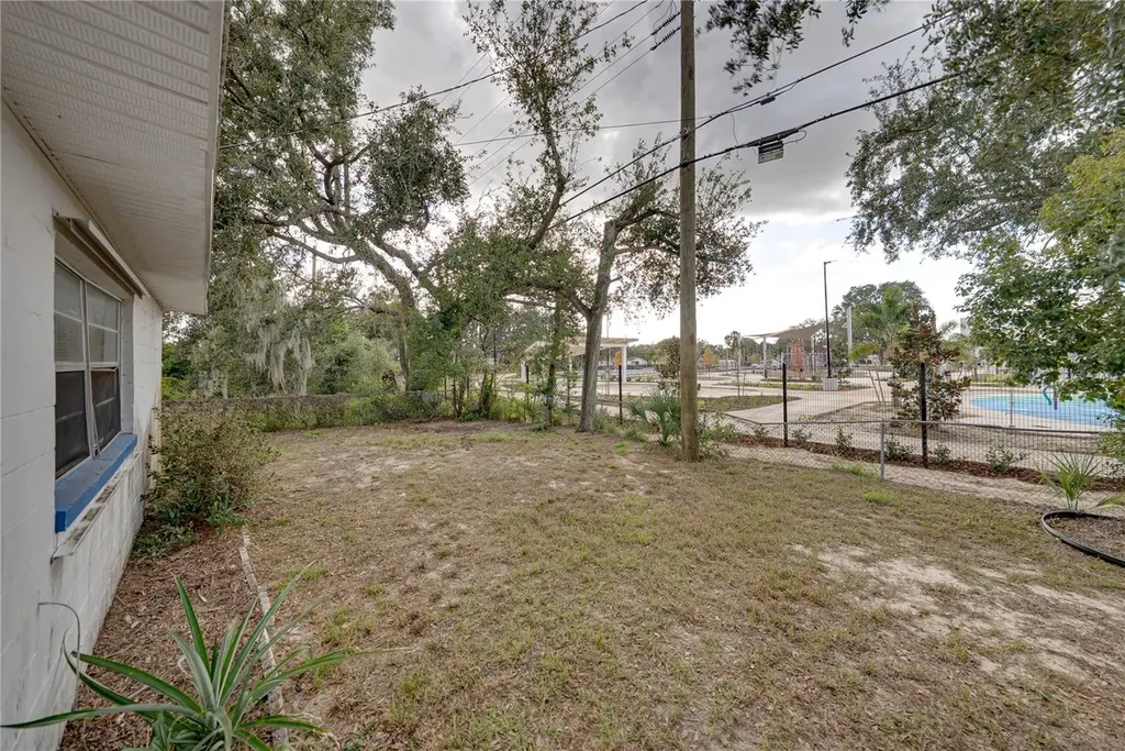 2011 9th Street NE Winter Haven FL 33881