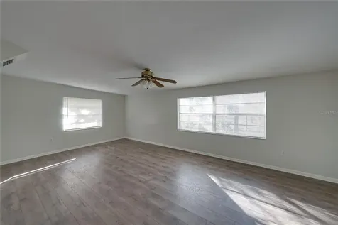 2011 9th Street NE Winter Haven FL 33881