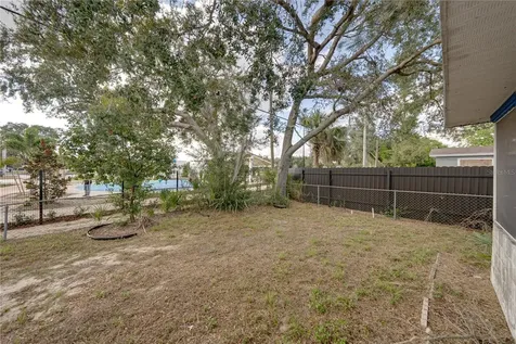 2011 9th Street NE Winter Haven FL 33881