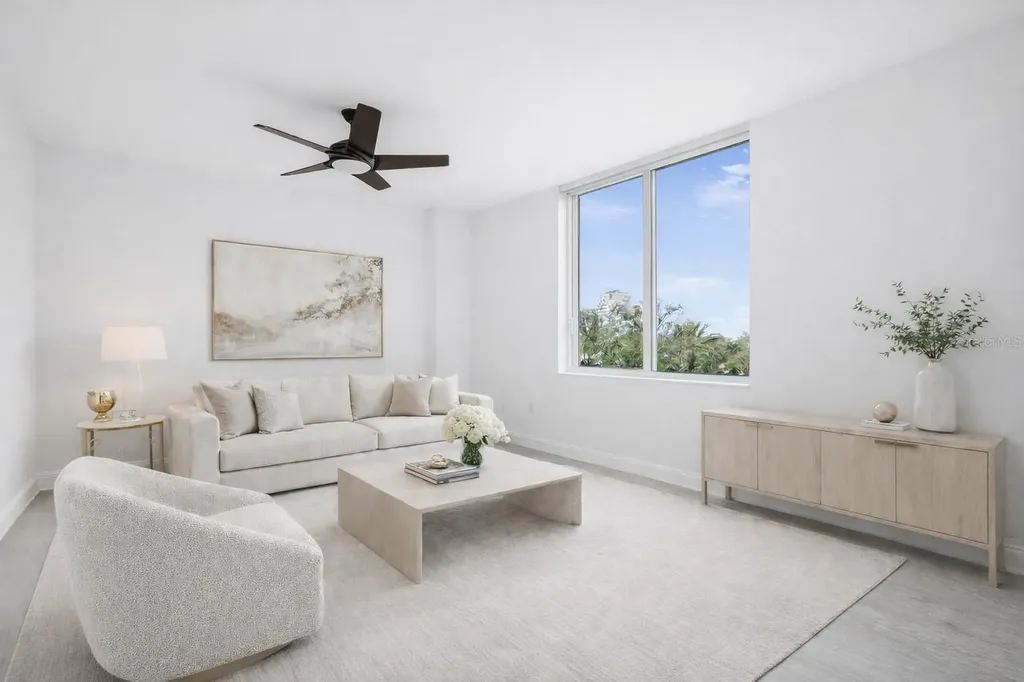 800 N Tamiami Trail Sarasota FL 34236
