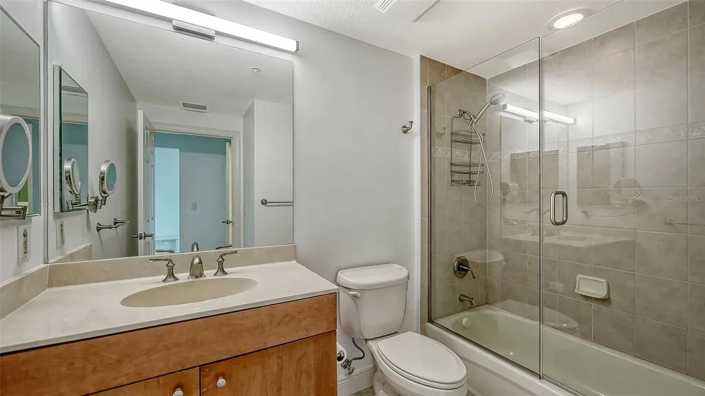 800 N Tamiami Trail Sarasota FL 34236