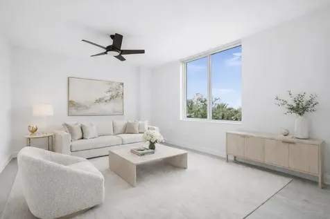800 N Tamiami Trail Sarasota FL 34236