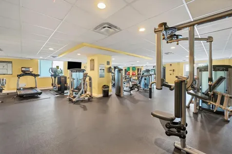 800 N Tamiami Trail Sarasota FL 34236
