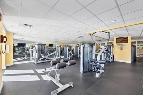 800 N Tamiami Trail Sarasota FL 34236
