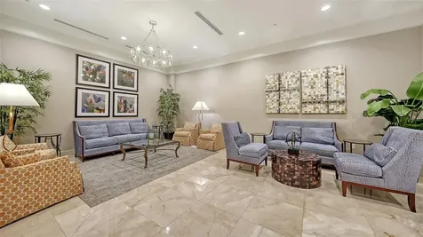 800 N Tamiami Trail Sarasota FL 34236