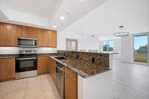 800 N Tamiami Trail Sarasota FL 34236
