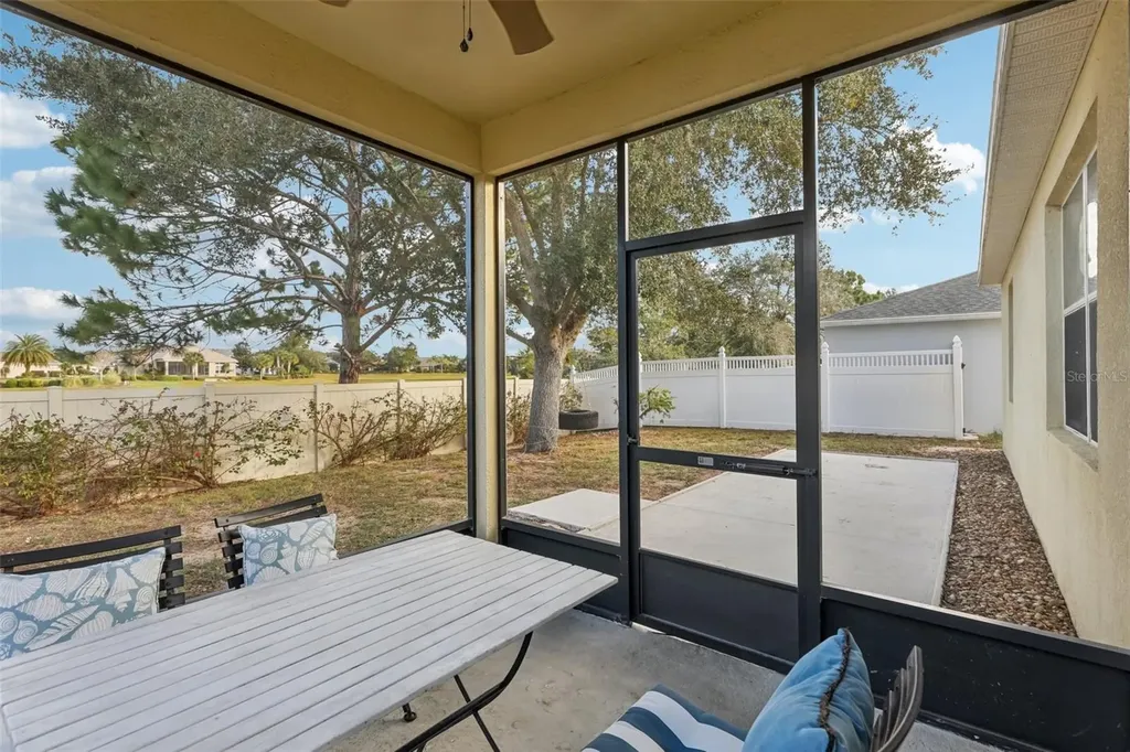 1689 Strathmore Circle Mount Dora FL 32757