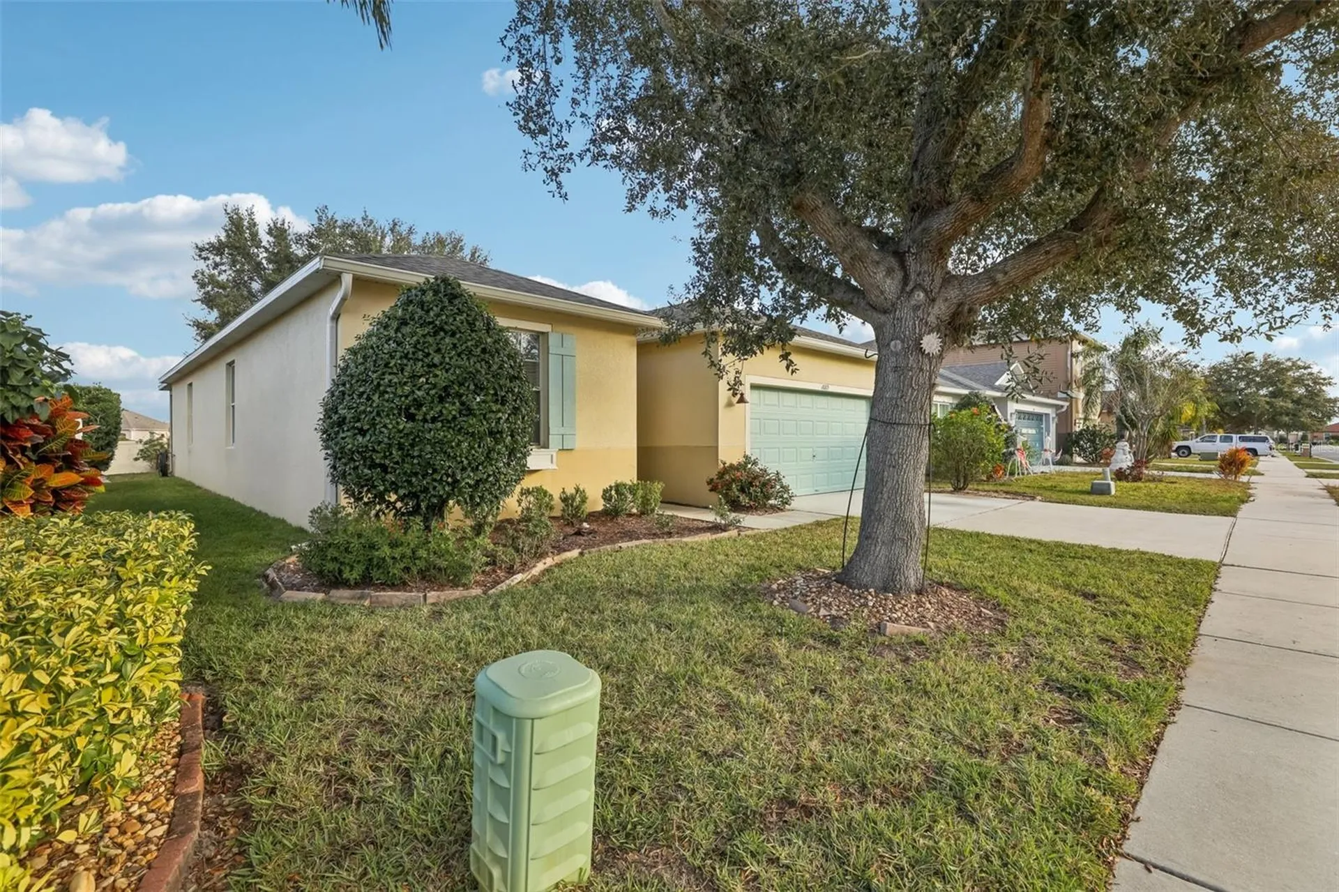 1689 Strathmore Circle Mount Dora FL 32757