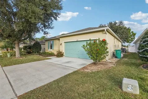 1689 Strathmore Circle Mount Dora FL 32757