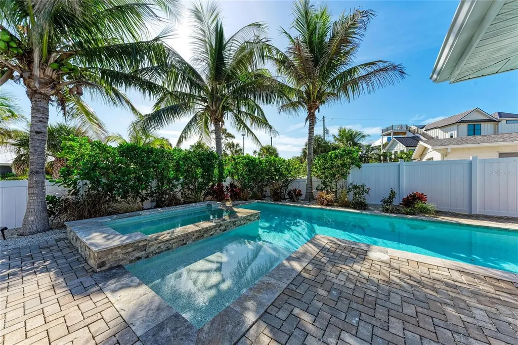 150 Crescent Drive Anna Maria FL 34216