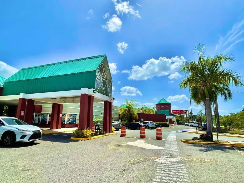 300 Avenida Las Cumbres San Juan PR 00926