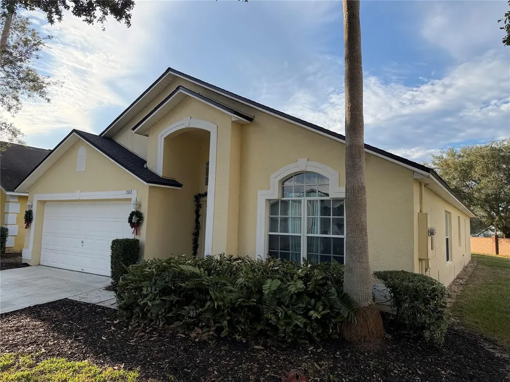202 S Casterton Circle Davenport FL 33897