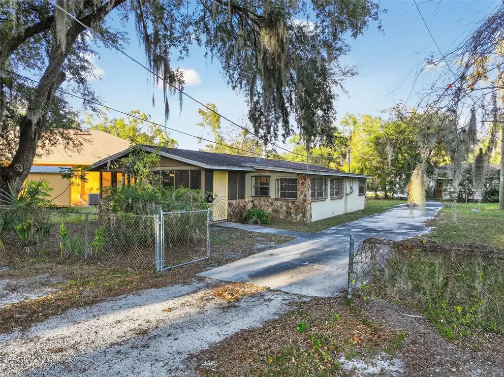 614 Spruce Street Plant City FL 33563