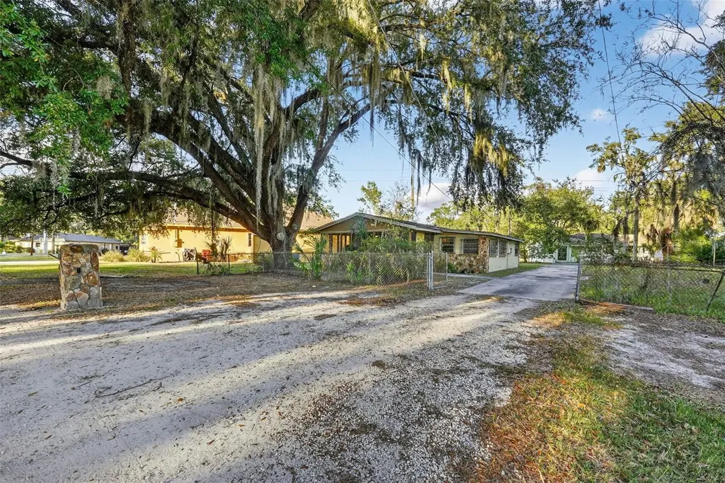 614 Spruce Street Plant City FL 33563