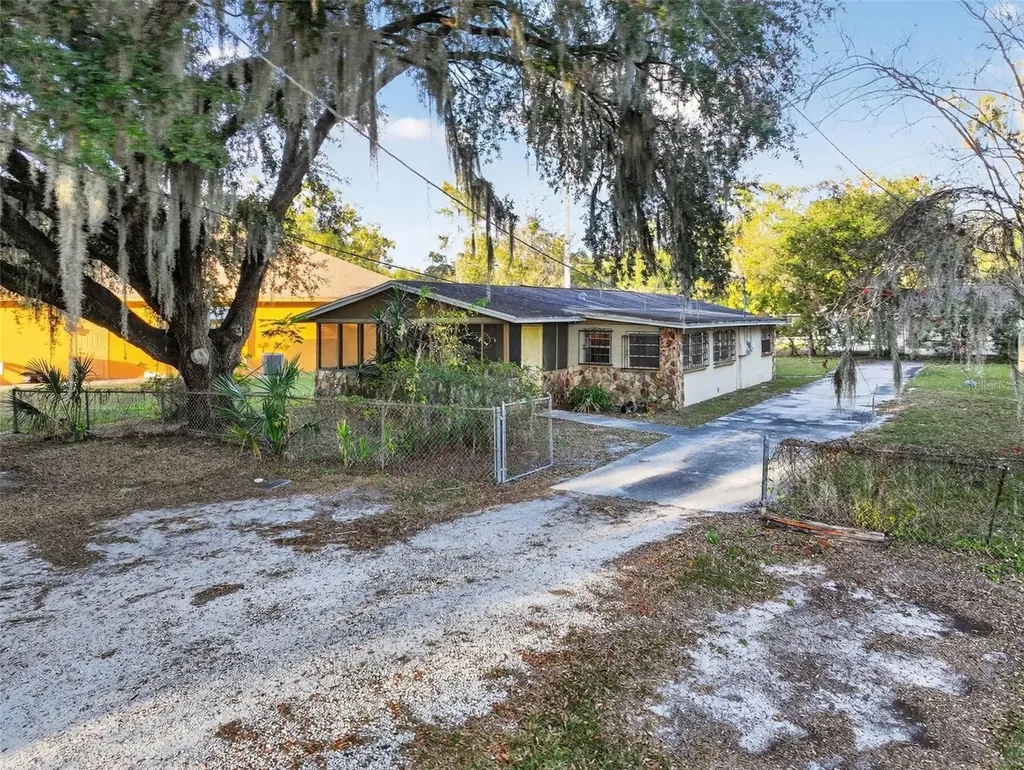 614 Spruce Street Plant City FL 33563