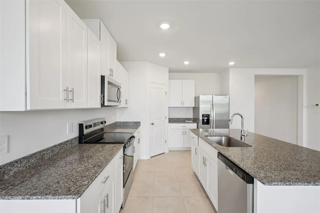 1020 Monarch Pass Lake Hamilton FL 33851