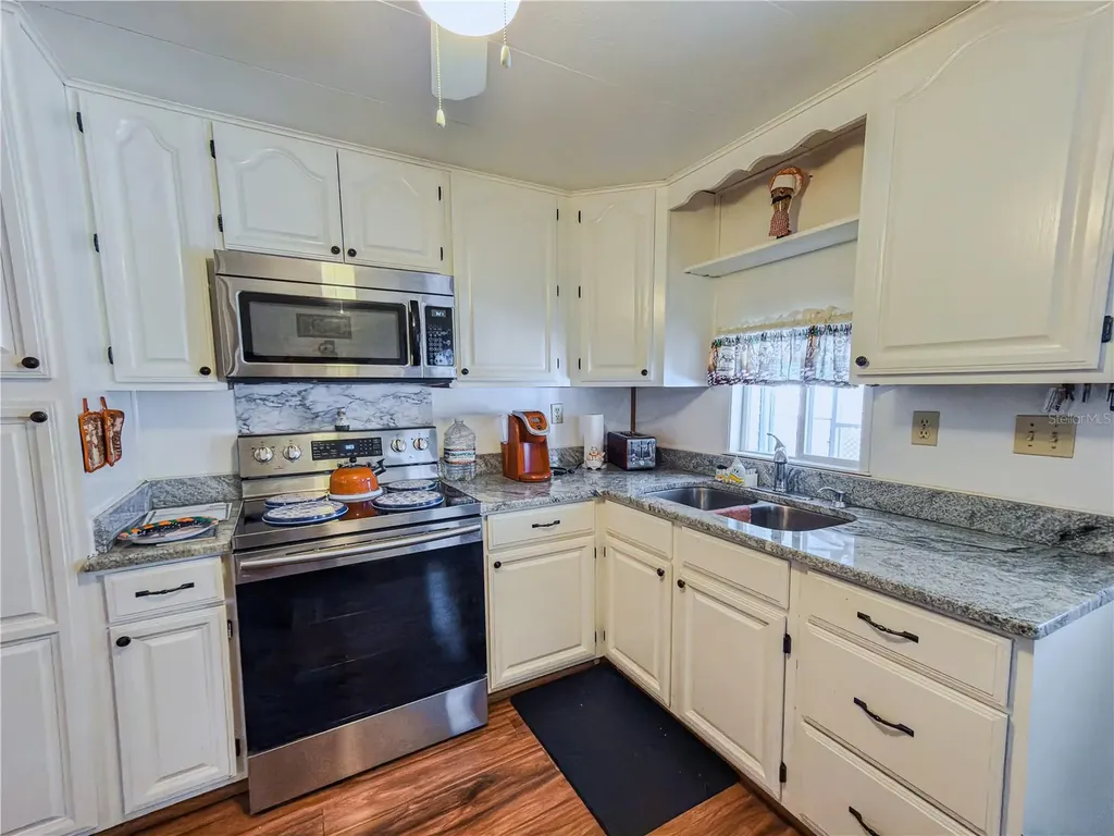 37331 Hammond Drive Zephyrhills FL 33541