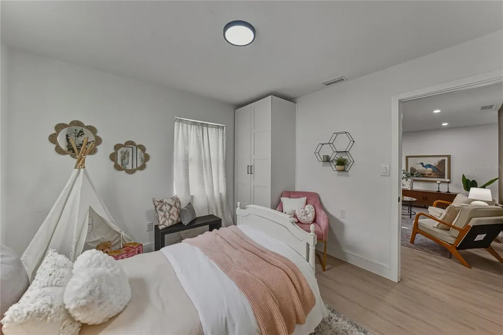 4105 W Bay Villa Avenue Tampa FL 33611