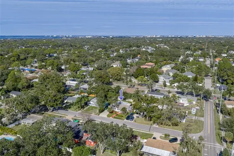 4105 W Bay Villa Avenue Tampa FL 33611